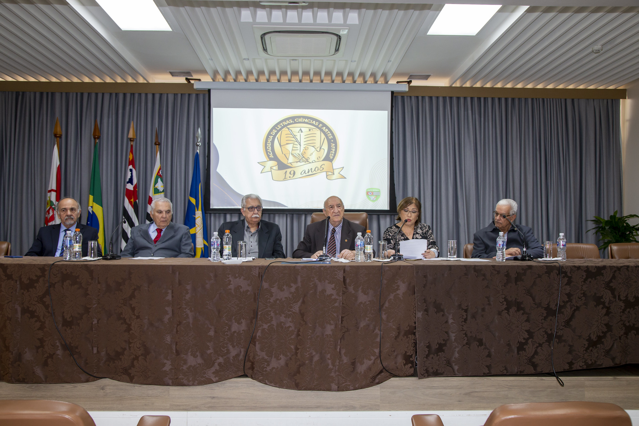 1017 Imagem interna reunião alca 19aniversario 2