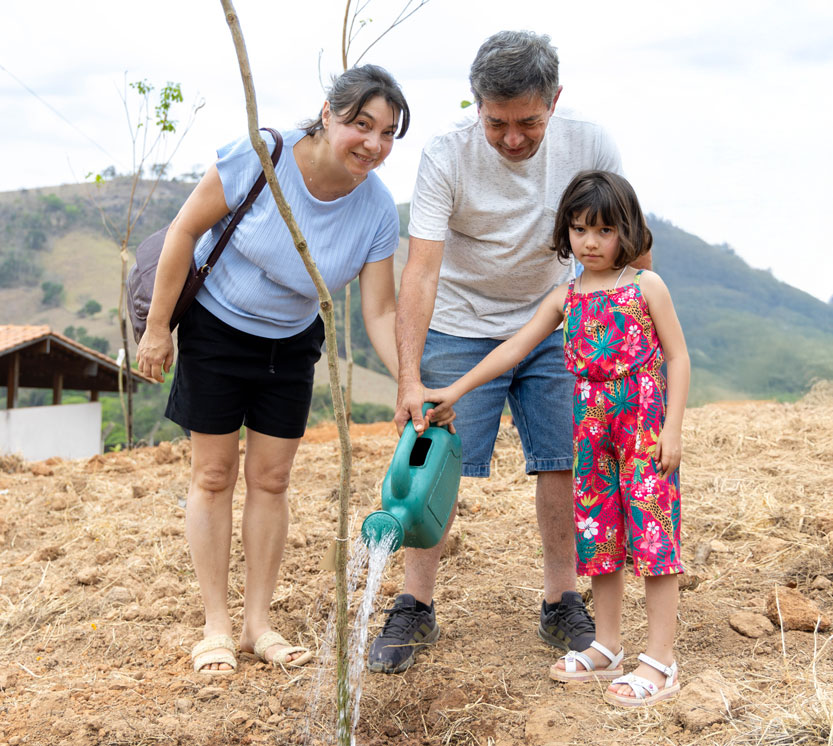 Os associados Lilian Sansivieri e Vicente Sansivieri Filho com a filha Mariana. Foto: Elisa Izumi Torres