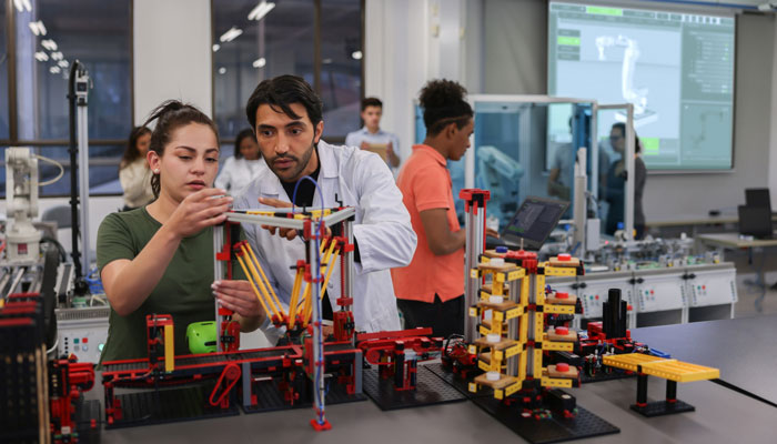 Governo de SP abre seleção para contratar até 5 mil professores do ensino médio técnico