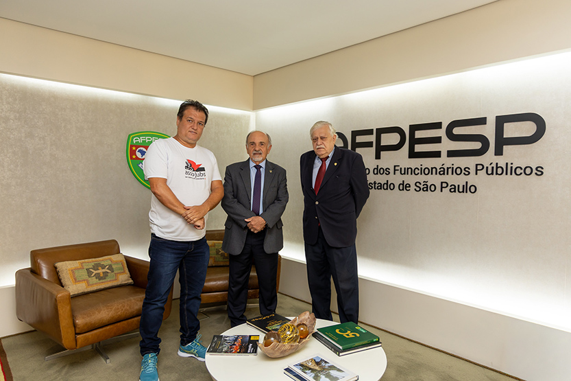 0205 imagem interna Reuniao com representante Iamspe