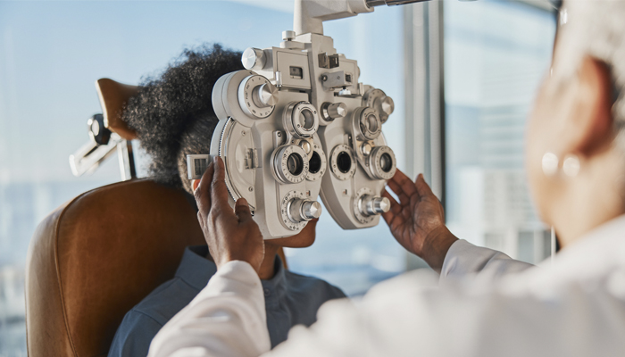 Enxergar bem é viver melhor: a importância da prevenção da saúde ocular na terceira idade 