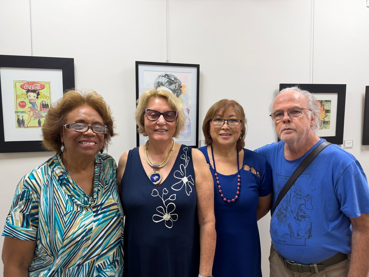 Acadêmicos da Alca prestigiam exposição de Janethe Monteiro. Foto: acervo pessoal