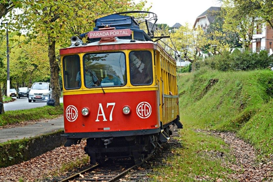 Bondinho e Estrada de Ferro